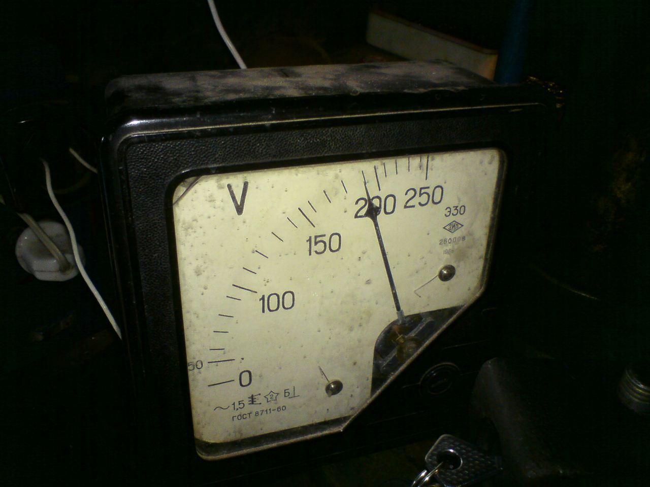 Врущий вольтметр